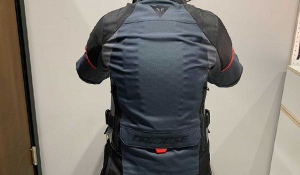 Dainese Tempest 3 D-Dry Ladies jacket full view on petite rider (source: blog.dainesejapan.com)