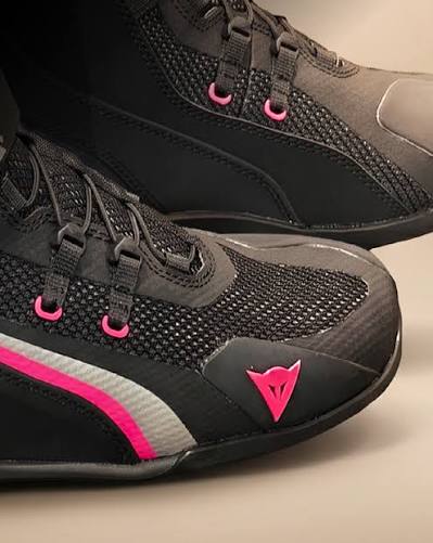 Top Motorcycle Boots and Shoes for Petite Women Riders (Small Sizes & Heel Lift)